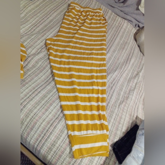 💥PLUS SIZE LOUNGE SET TOP PANTS PAJAMAS 2X-3X NEW CLOTHES OLD NAVY - Picture 7 of 8